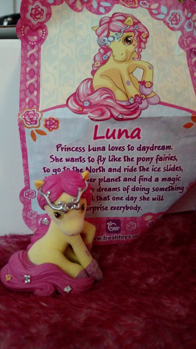 pretty_princess_luna_by_littlekunai-db4wglw.jpg